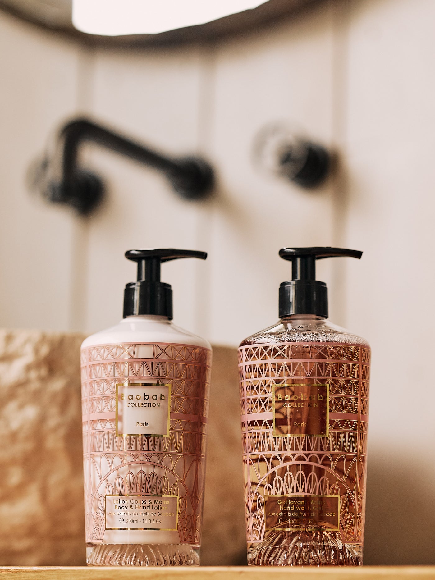 COFFRET CADEAU PARIS LOTION CORPS & MAINS ET GEL DOUCHE