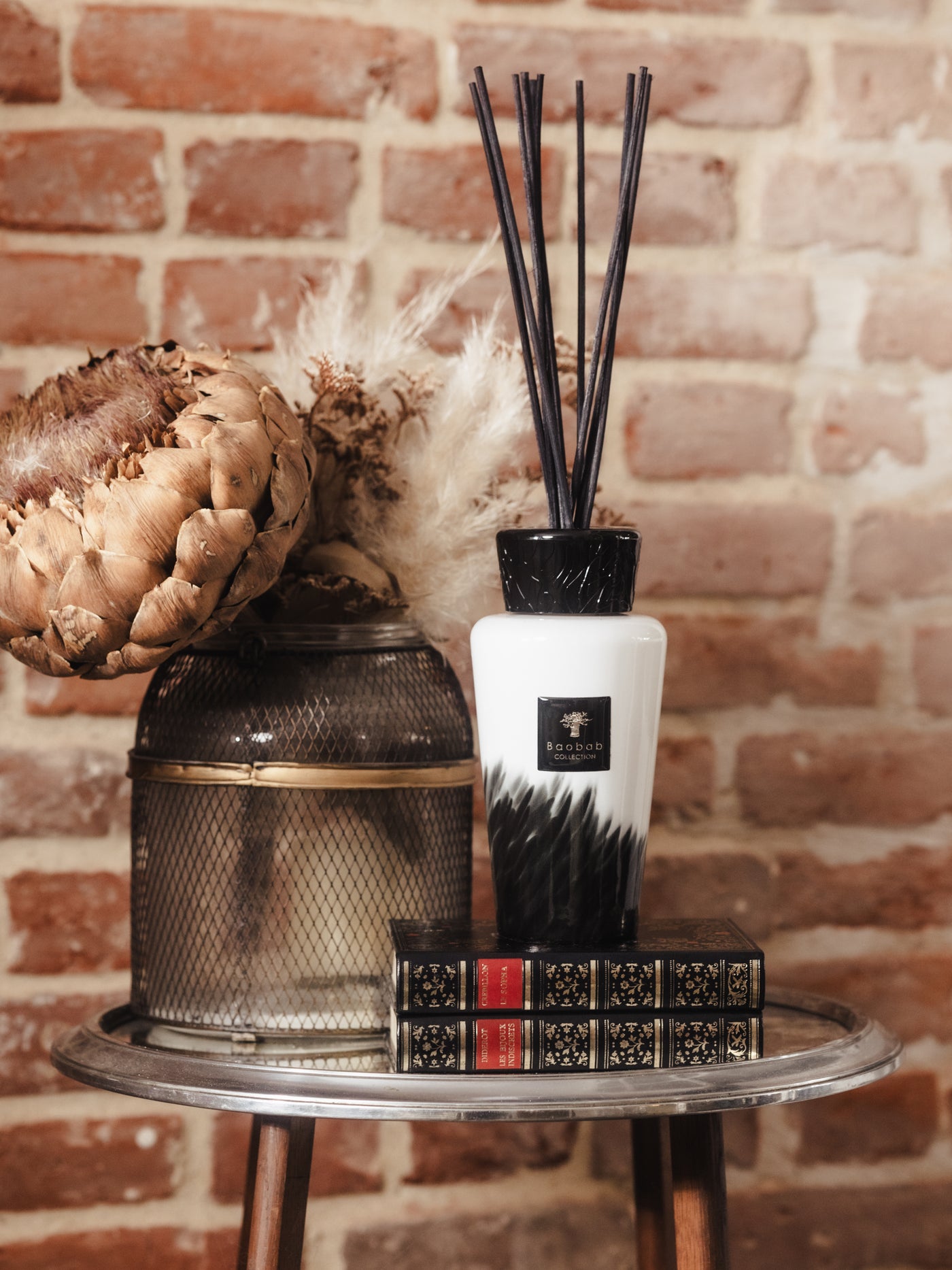 DIFFUSER FEATHERS