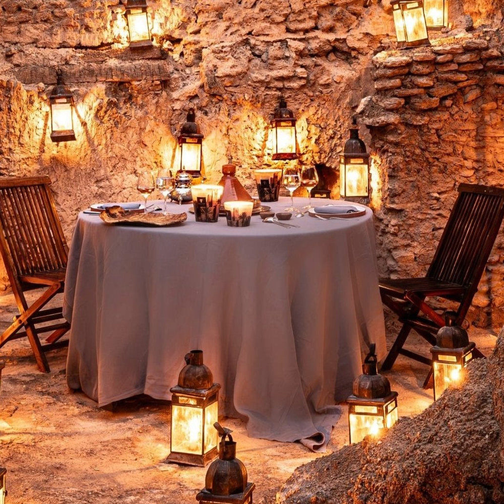 <p>DINNER IN THE RUINS</p>
