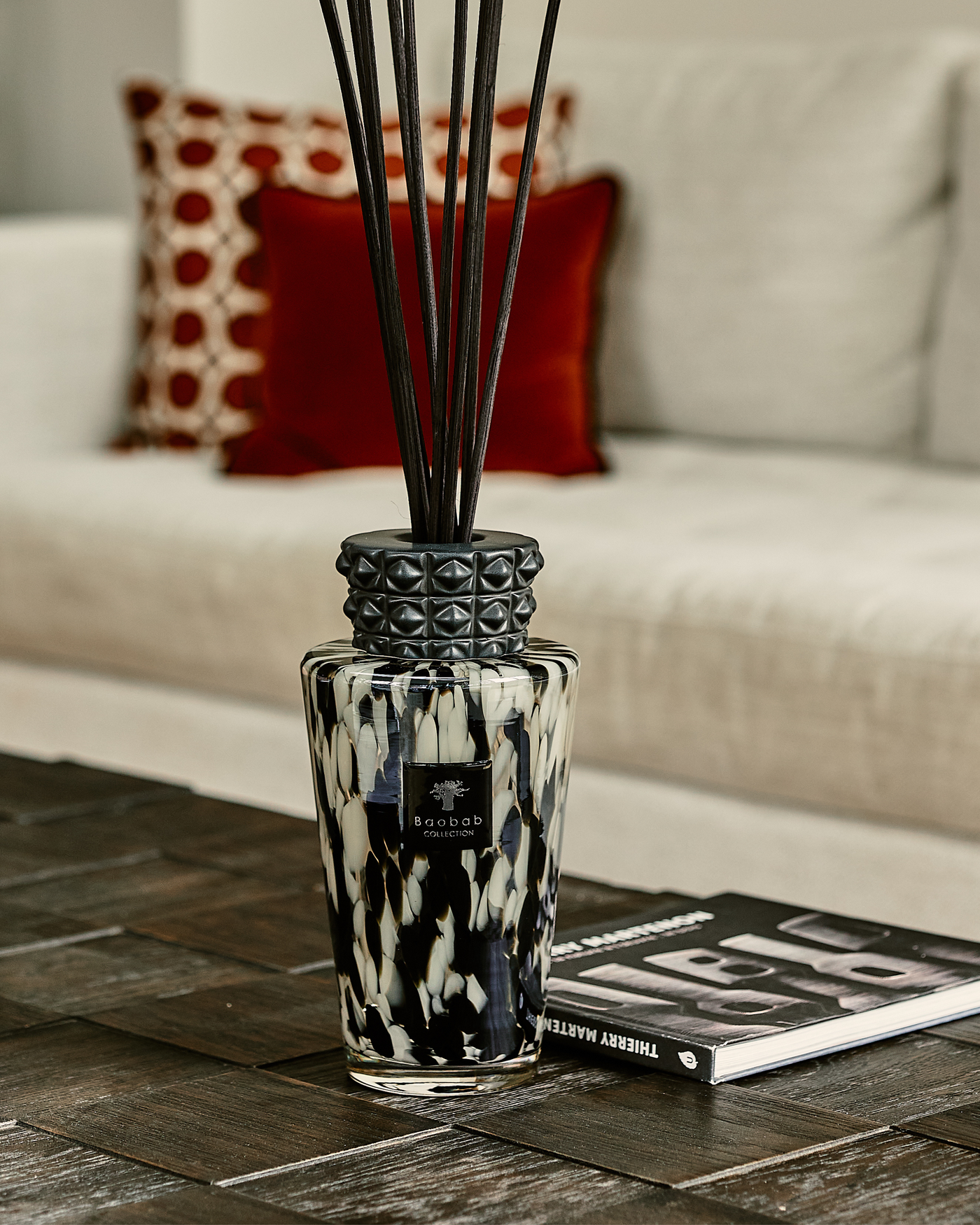 TOTEM PEARLS BLACK