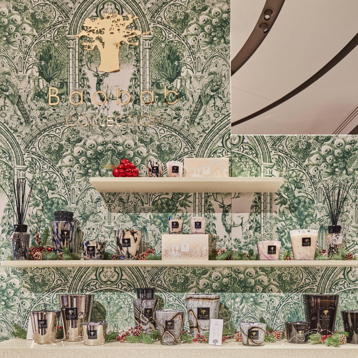 <h4><strong>Iconic creations and exclusive Holiday collections</strong></h4>