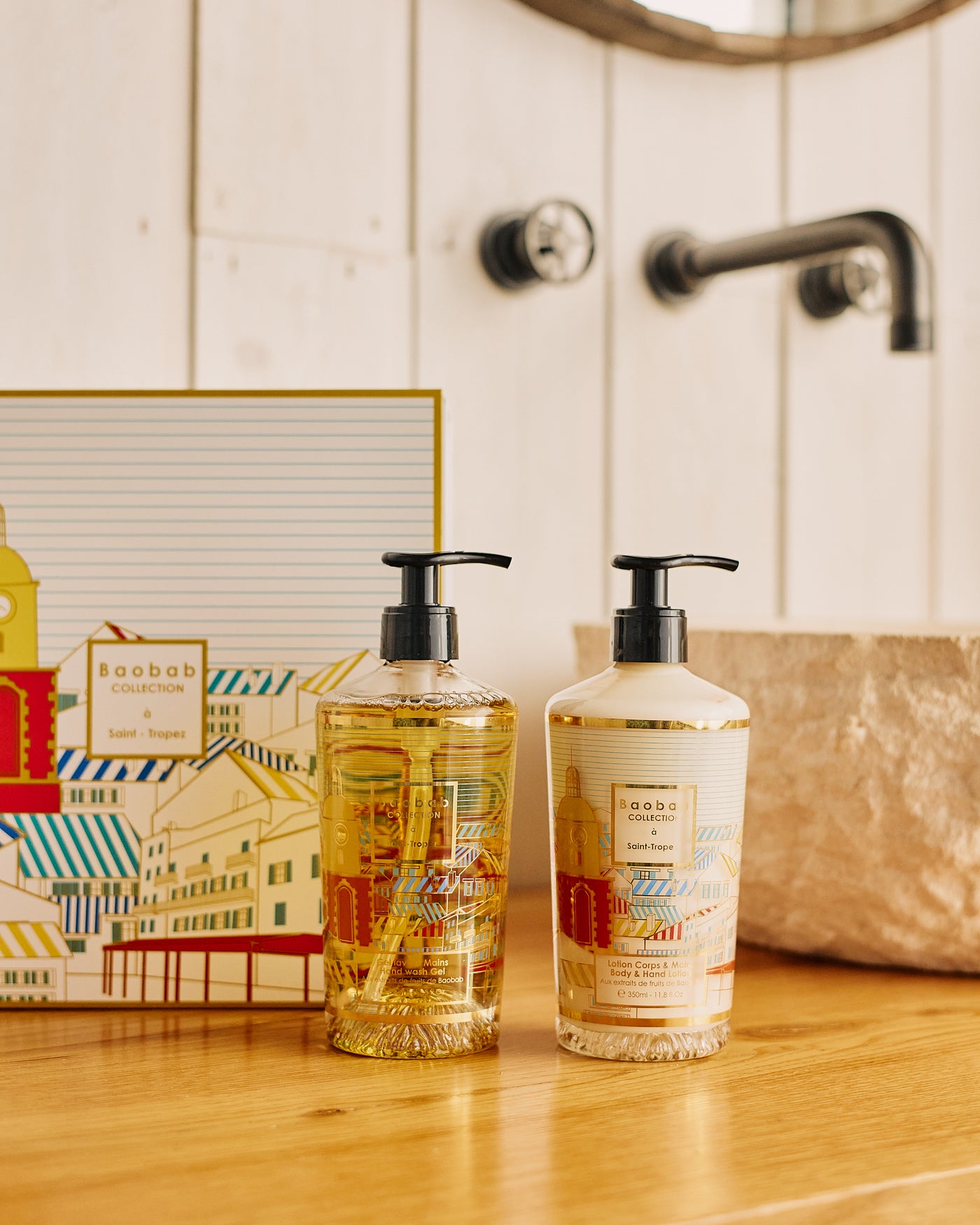 GIFT BOX A SAINT-TROPEZ BODY & HAND LOTION AND HAND WASH GEL