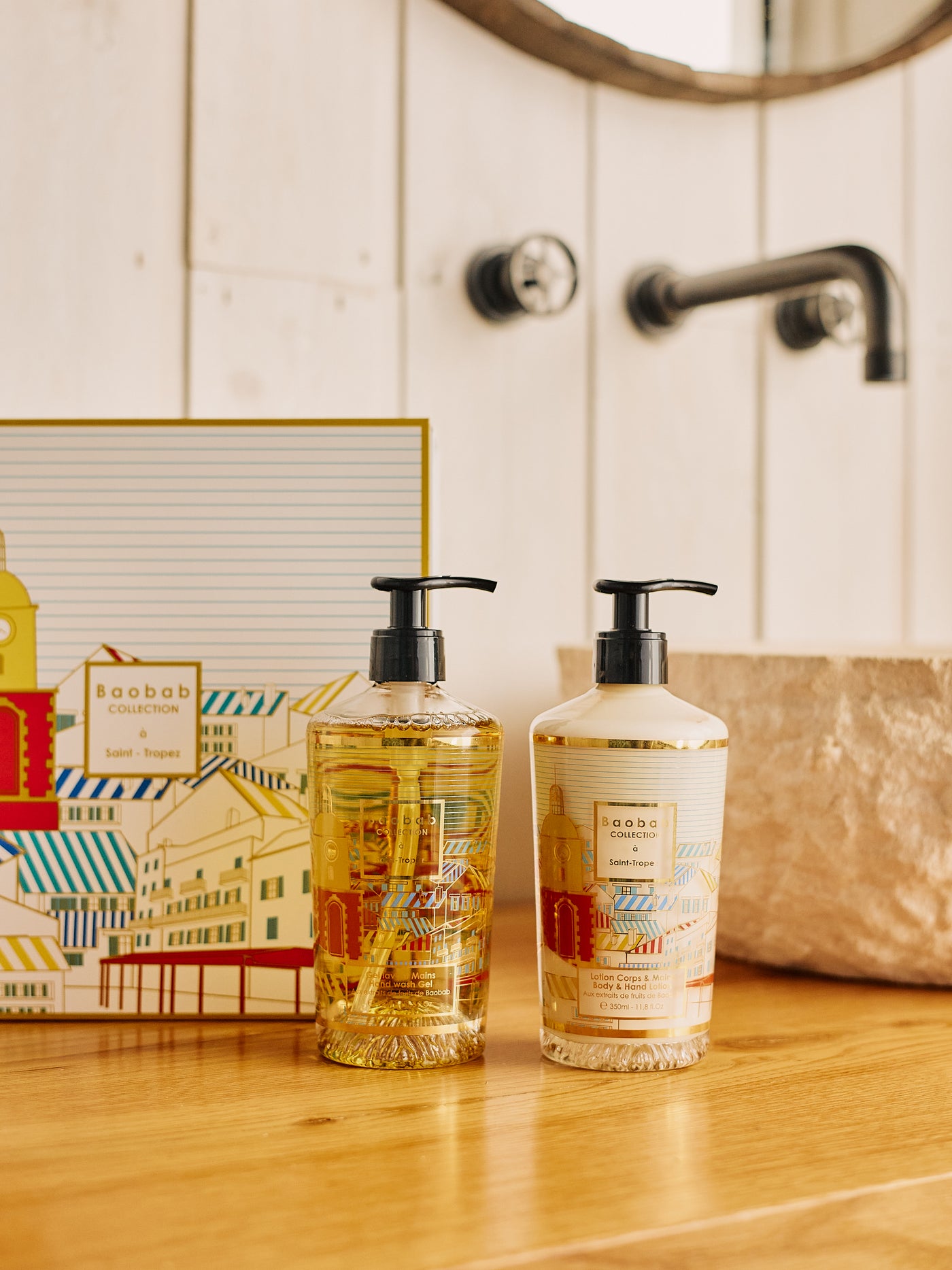 GIFT BOX A SAINT-TROPEZ BODY & HAND LOTION AND HAND WASH GEL
