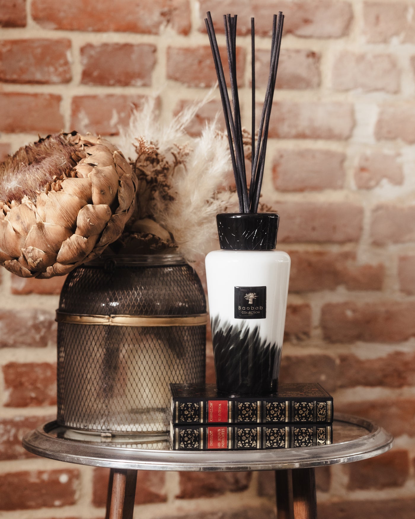 DIFFUSER FEATHERS