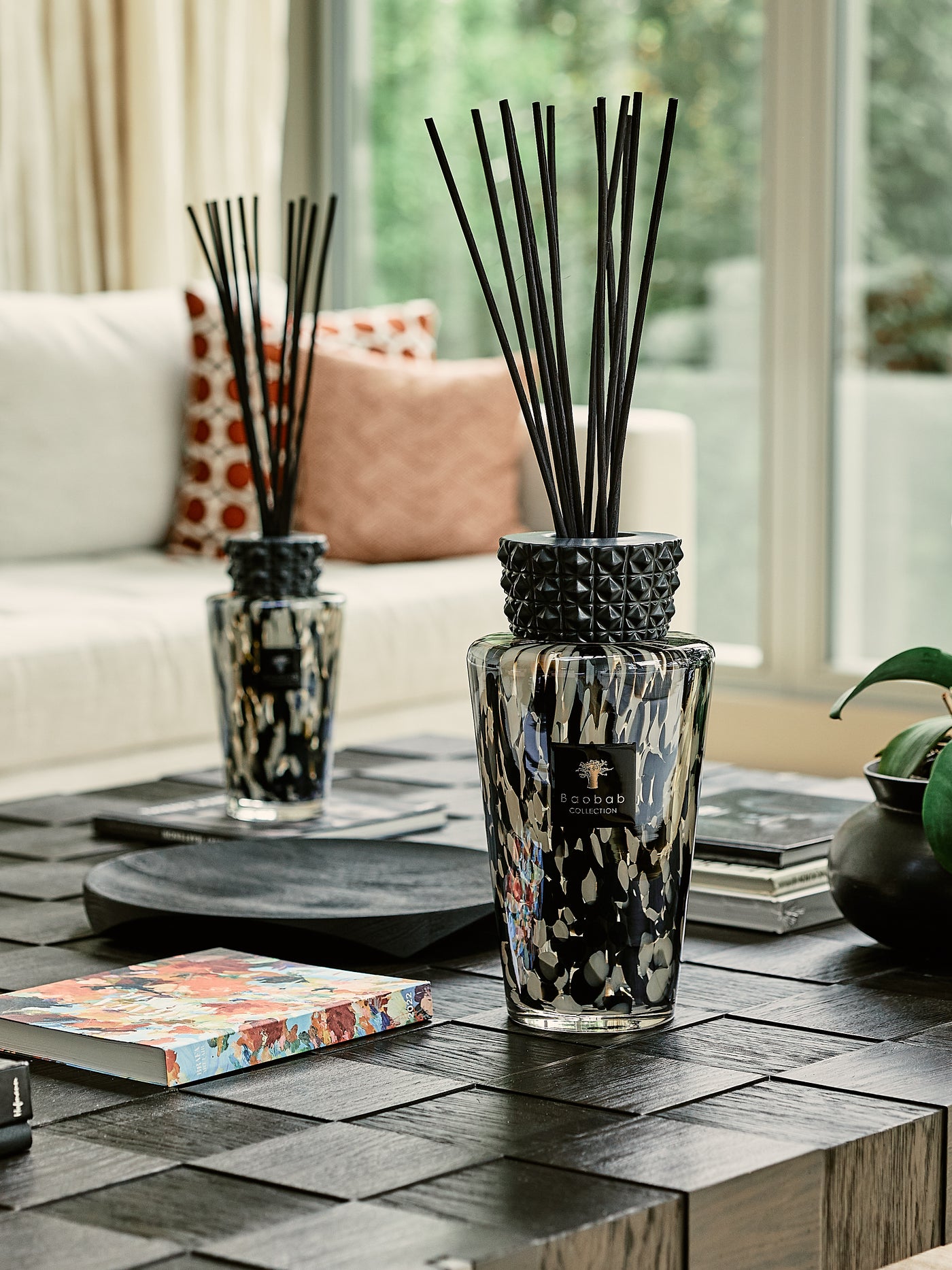 TOTEM PEARLS BLACK