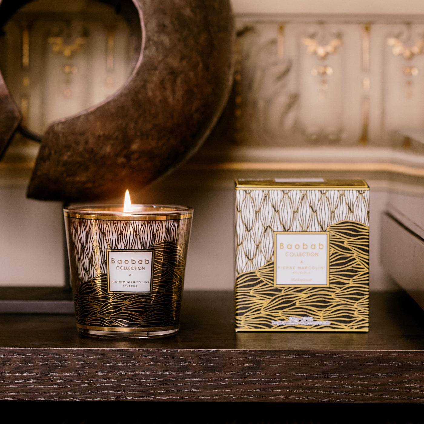 <p><strong>MADAGASCAR SCENTED CANDLE</strong></p>