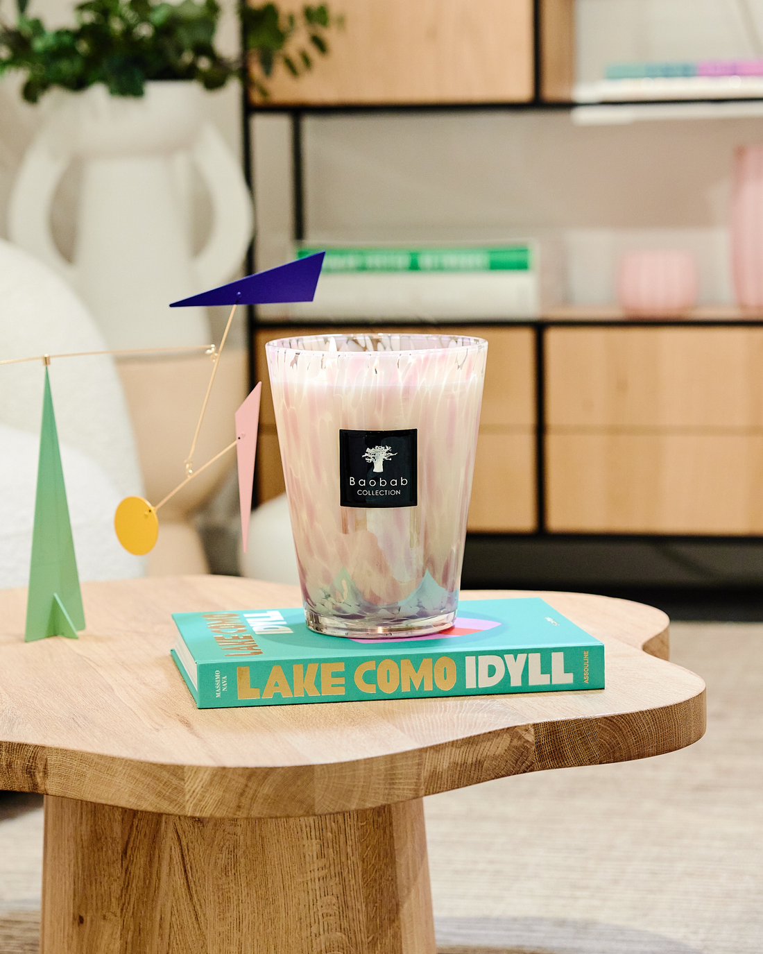 SCENTED CANDLE WHITE PEARLS